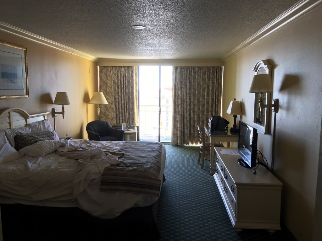 (2017-10-25) Hotel Room