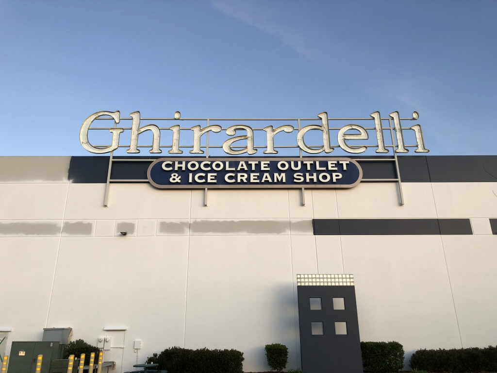 (2019-12-15) Ghirardelli Outlet